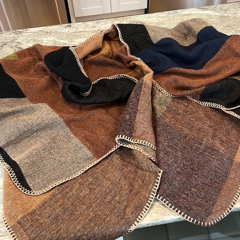 Women’s shawl one size